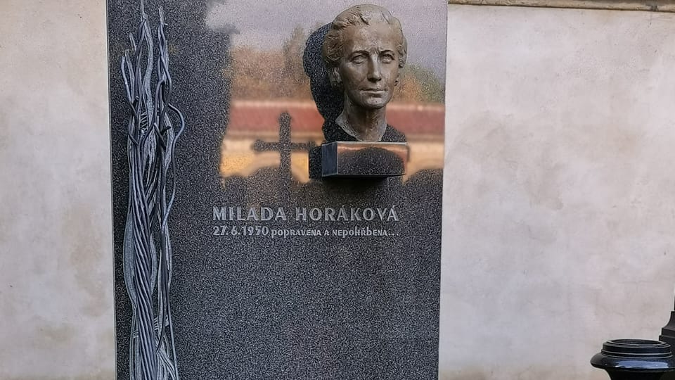 Grave of Milada Horáková in the Vyšehrad Cemetery | Photo: Petr Lukeš,  Radio Prague International