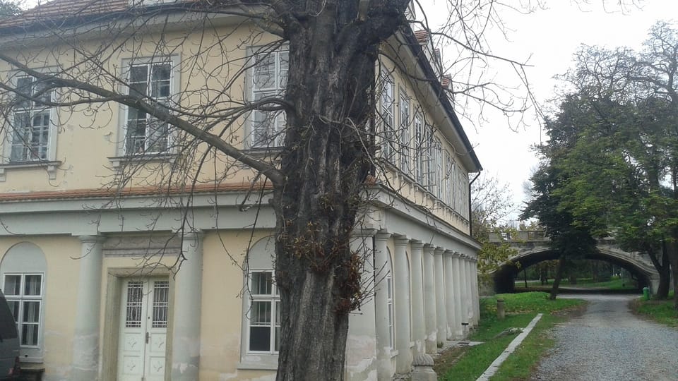 Villa Štvanice serves as a theatre scene | Photo: Táňa Zabloudilová, Czech Radio Villa Štvanice serves as a theatre scene | Photo: Táňa Zabloudilová, Czech Radio