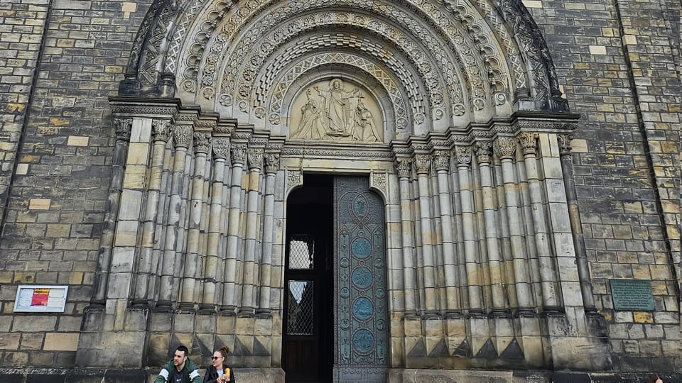 The entrance portal in Byzantine style | Photo: Klára Stejskalová,  Radio Prague International
