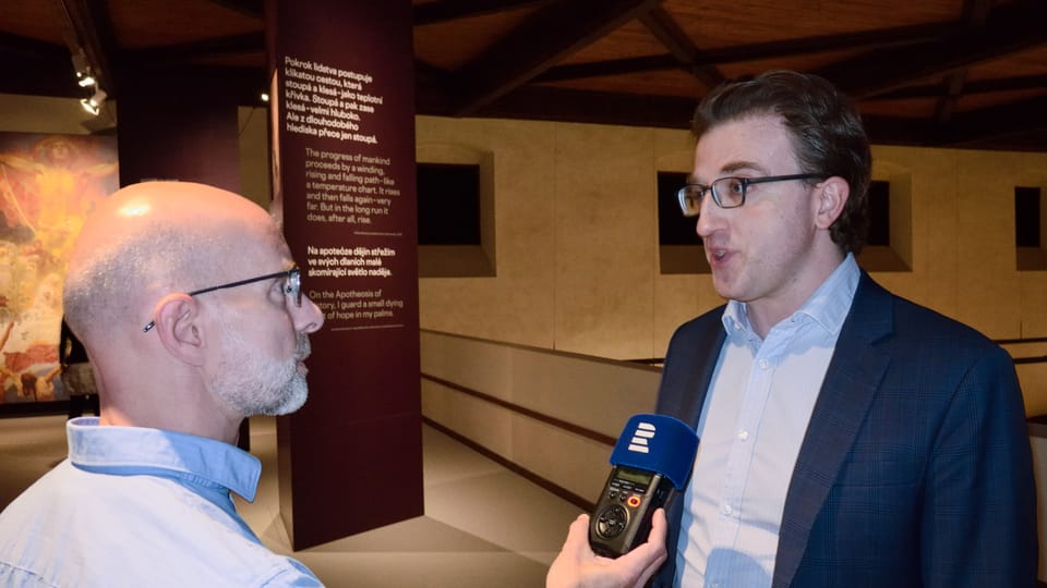 Marcus Mucha explains the installations for the Slav epic | Photo: Till Janzer, Radio Prague International Marcus Mucha explains the installations for the Slav epic | Photo: Till Janzer, Radio Prague International