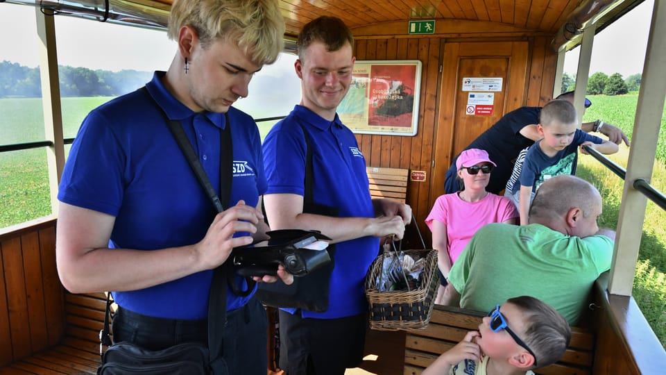 Ticket and souvenir sales on the tourist steam train help support the preservation of this romantic railway | Photo: Břetislav Tureček,  Radio Prague International