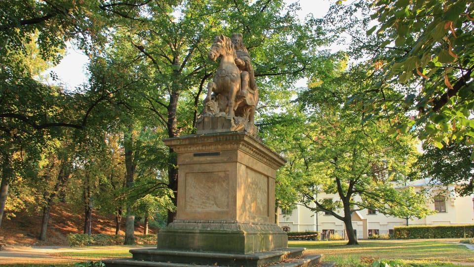 The statue is a copy of the original monument to Saint Wenceslas that stood in Wenceslas Square until 1879 | Photo: Barbora Němcová, Radio Prague International The statue is a copy of the original monument to Saint Wenceslas that stood in Wenceslas Square until 1879 | Photo: Barbora Němcová, Radio Prague International