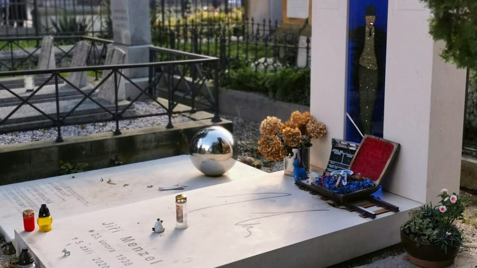 Jiří Menzel's grave in the Vyšehrad Cemetery | Photo: Petr Lukeš,  Radio Prague International