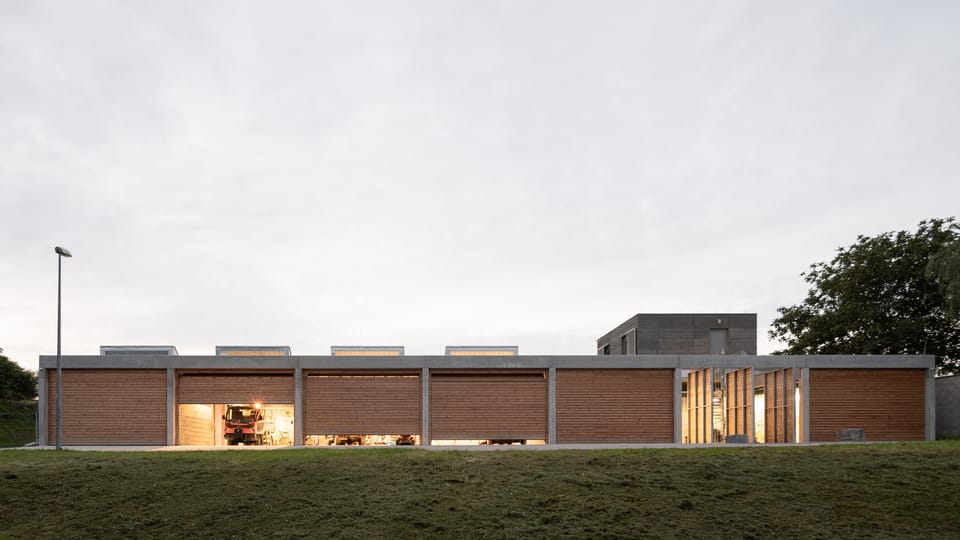 Municipal services facility in Lysolaje by architects Jan Kalivoda and Vojtěch Kaas from Progres | Photo: Alex Shoots Buildings, Česká komora architektů Municipal services facility in Lysolaje by architects Jan Kalivoda and Vojtěch Kaas from Progres | Photo: Alex Shoots Buildings, Česká komora architektů