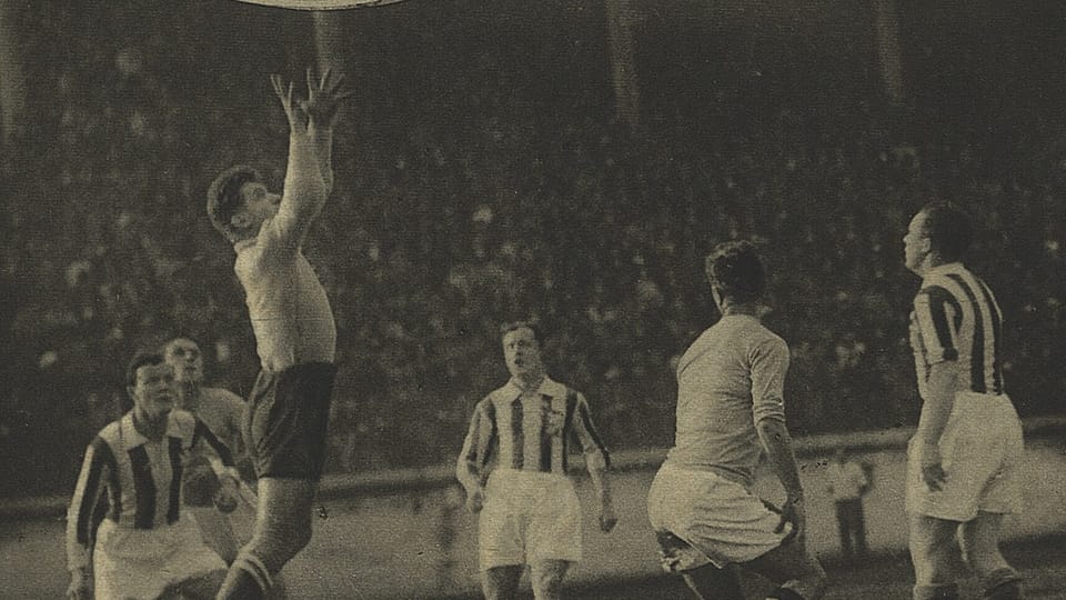 Italy-Czechoslovakia in 1931. František Plánička catches the ball | Photo: Letem světem,  6,  1931/Moravská zemská knihovna/Wikimedia Commons,  public domain