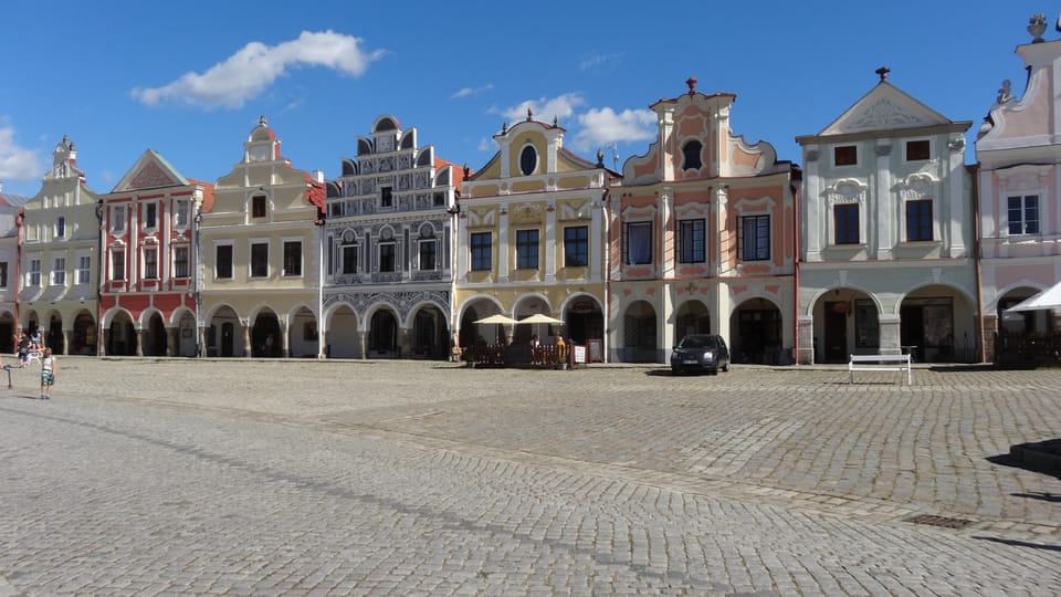Zachary of Hradec Square in Telč | Photo: Klára Stejskalová, Radio Prague International Zachary of Hradec Square in Telč | Photo: Klára Stejskalová, Radio Prague International