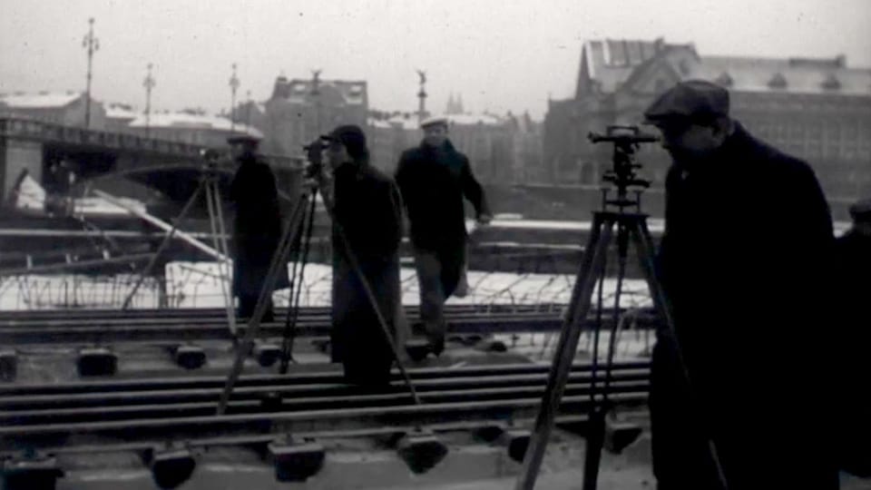 Relocation of St. Mary Magdalene Chapel in February 1956 | Photo: Přesun kaple svaté Máří Magdaleny/Česká televize