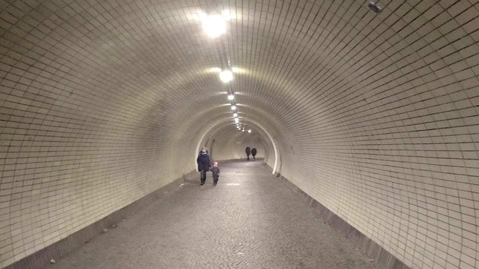 The Žižkov tunnel | Photo: Anaïs Raimbault, Radio Prague International The Žižkov tunnel | Photo: Anaïs Raimbault, Radio Prague International