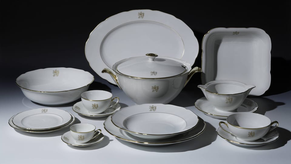 A selection from Edvard Beneš's dining set, 1930s, photo: © Prague Castle collection, Lány chateau, Jan Gloc A selection from Edvard Beneš's dining set, 1930s, photo: © Prague Castle collection, Lány chateau, Jan Gloc