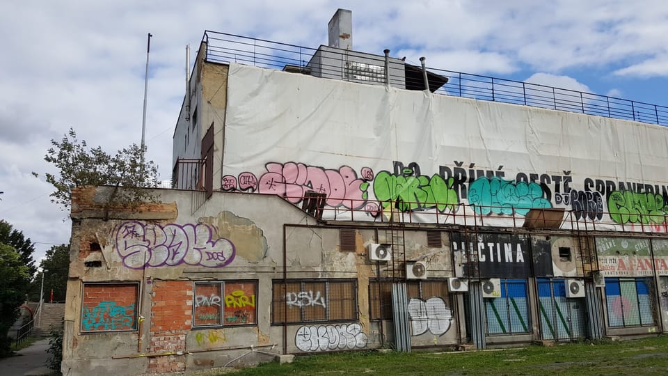 The former Fuchs café on Štvanice has been revived in recent years thanks to a music club Fuchs2 | Photo: Jolana Nováková, Czech Radio The former Fuchs café on Štvanice has been revived in recent years thanks to a music club Fuchs2 | Photo: Jolana Nováková, Czech Radio