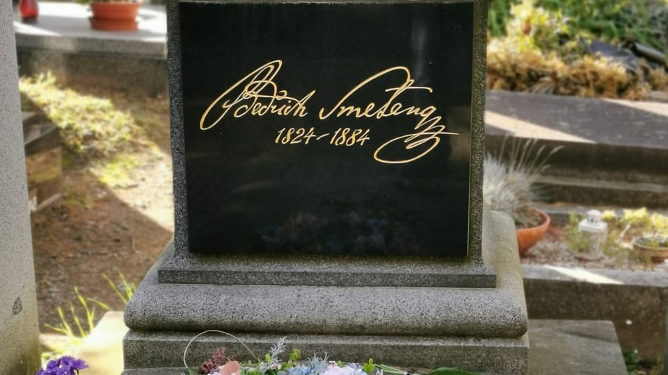 Bedřich Smetana's grave in the Vyšehrad Cemetery | Photo: Petr Lukeš,  Radio Prague International