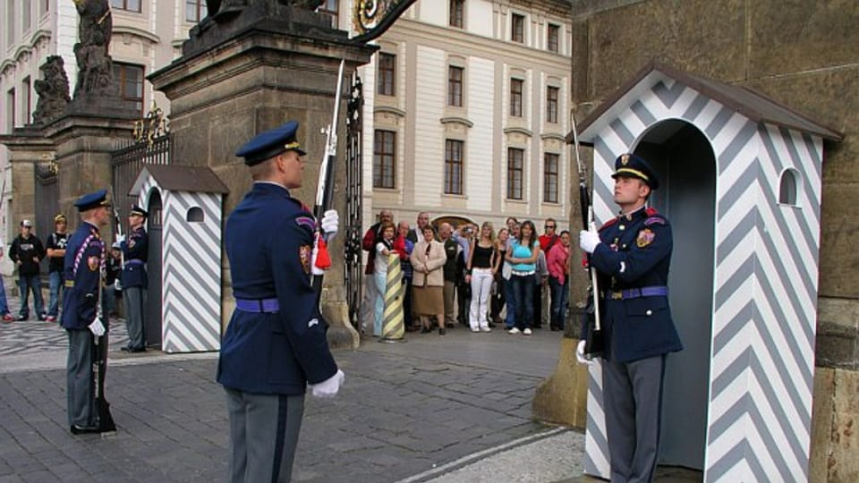 Changing of the guard up at the Castle | Photo: © City of Prague Changing of the guard up at the Castle | Photo: © City of Prague