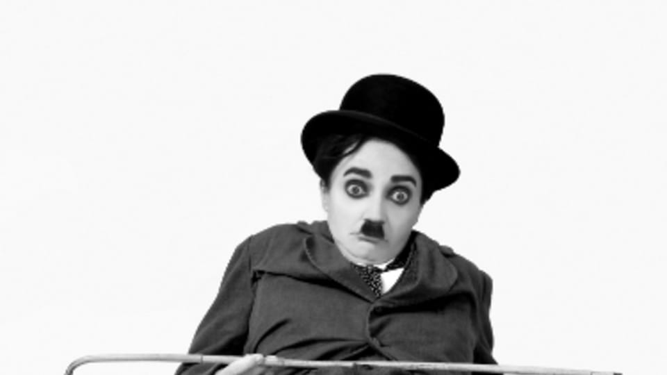 Lucie Bílá as Charlie Chaplin,  photo: www.kalendarpromeny.cz