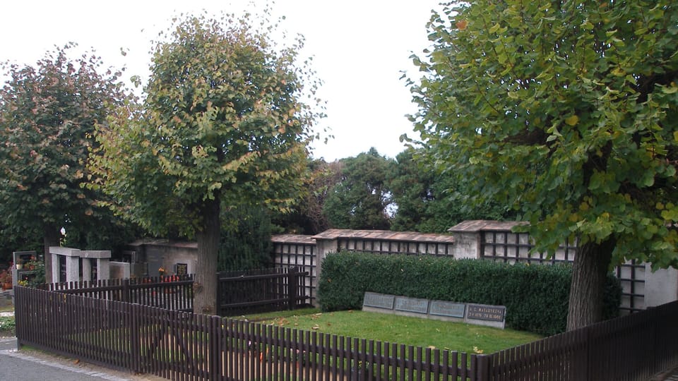 Grave of Tomáš Garrigue Masaryk at Lány chateau, photo: Jan Polák, CC BY-SA 3.0 Grave of Tomáš Garrigue Masaryk at Lány chateau, photo: Jan Polák, CC BY-SA 3.0