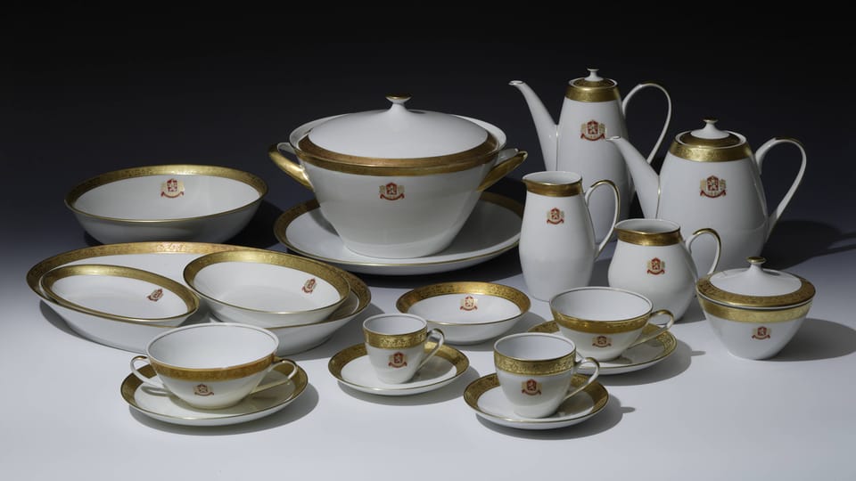 A selection from the porcelain dining set used by Antonín Novotný after 1966, photo: © Prague Castle collection, Lány chateau, Jan Gloc A selection from the porcelain dining set used by Antonín Novotný after 1966, photo: © Prague Castle collection, Lány chateau, Jan Gloc