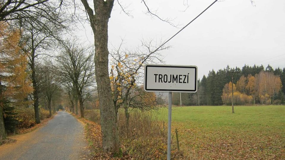 Trojmezí - entering a formerly off-limits area,  photo: Dominik Jůn