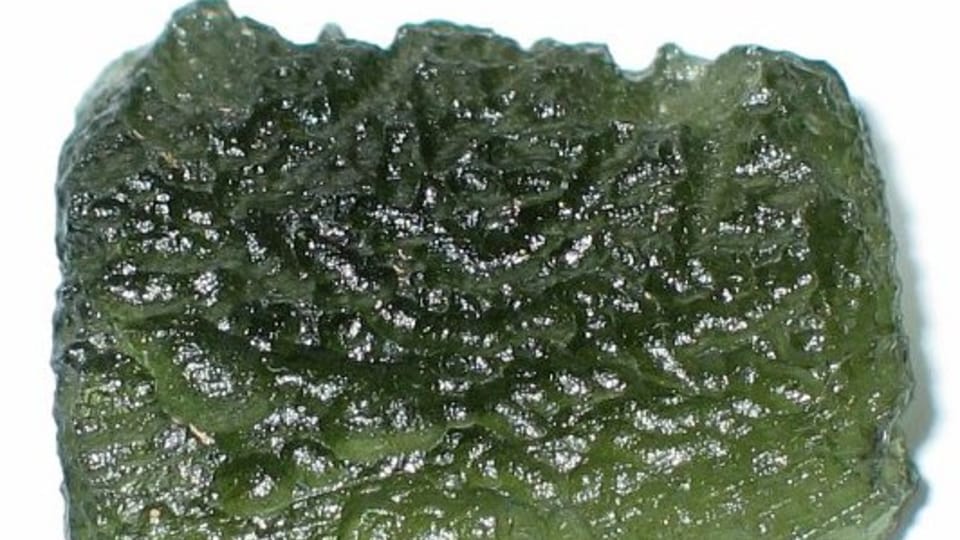 Moldavite stone,  photo: Mp,  Creative Commons 3.0