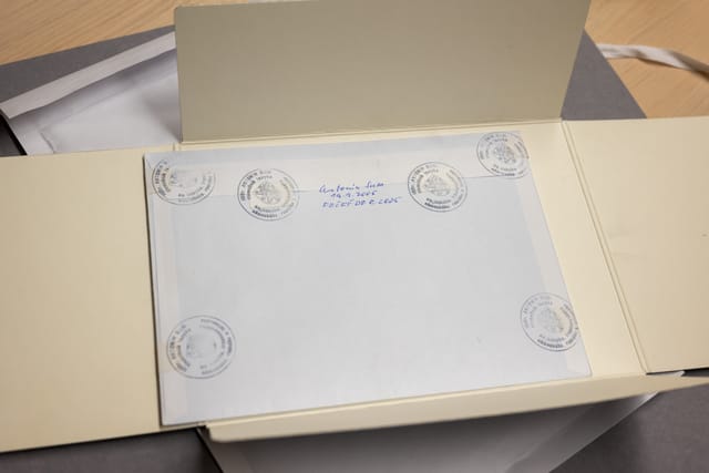 An envelope thought to contain the last words of first Czechoslovak President Tomáš Garrigue Masaryk | Photo: Khalil Baalbaki,  Czech Radio