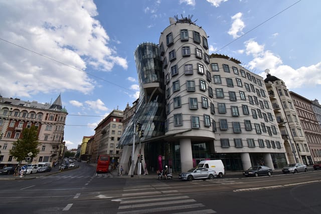 Dancing House | Photo: Ondřej Tomšů,  Radio Prague International