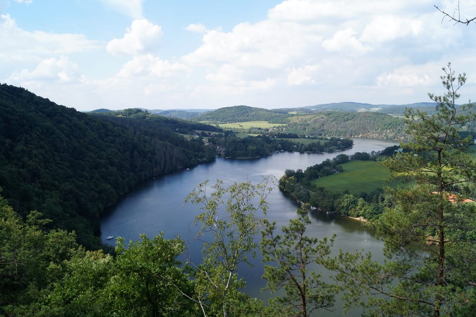 Bartůňek’s lookout,  named after Karel Bartůněk,  who helped build a nature trail here | Photo: Miloš Turek,  Radio Prague International