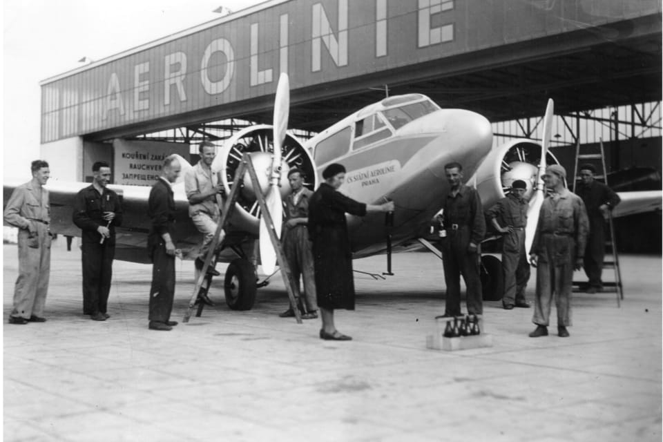 Airspeed Envoy at Prague Ruzyně airport | Photo: Czech Airlines Airspeed Envoy at Prague Ruzyně airport | Photo: Czech Airlines