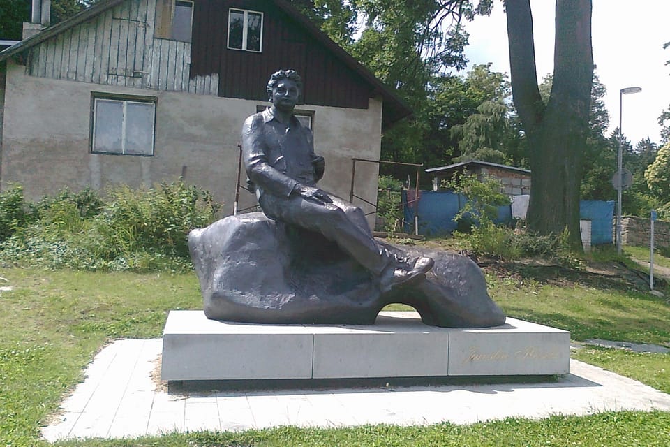 Monument of Jaroslav Hašek in Lipnice | Photo: Eva Odstrčilová,  Czech Radio