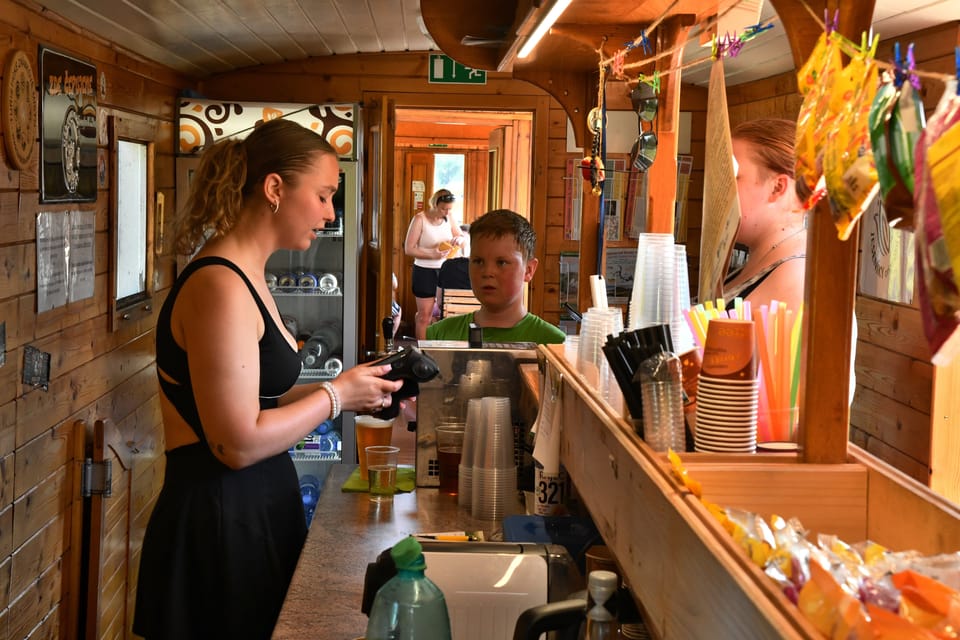 Steam Train Dining Car | Photo: Břetislav Tureček, Radio Prague International Steam Train Dining Car | Photo: Břetislav Tureček, Radio Prague International