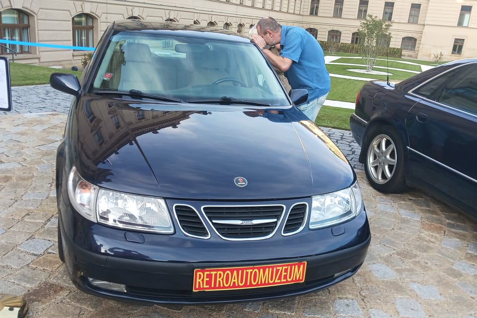 The Saab 9-5 car was used by Prague Castle in the years 2001 - 2006 | Photo: Lenka Žižková, Radio Prague International The Saab 9-5 car was used by Prague Castle in the years 2001 - 2006 | Photo: Lenka Žižková, Radio Prague International