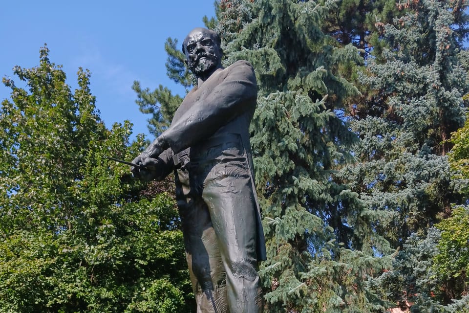 The statue of Antonín Dvořák in Nelahozeves | Photo: Guillaume Narguet,  Radio Prague International