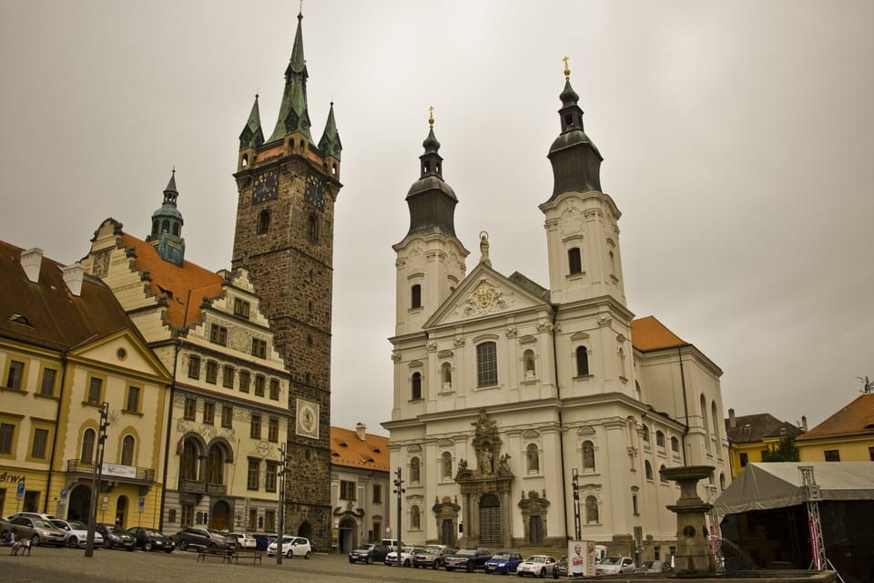 Klatovy Town Hall and Church | Photo: Vít Pohanka, Radio Prague International Klatovy Town Hall and Church | Photo: Vít Pohanka, Radio Prague International