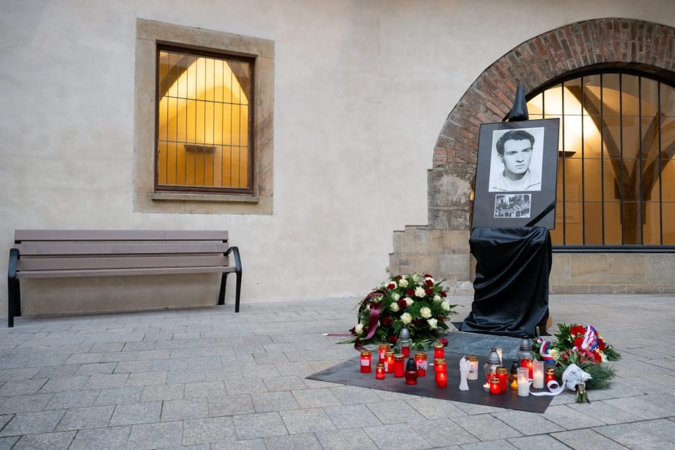 Pieta on the anniversary of self-immolation of Jan Palach | Photo: Zuzana Jarolímková, iROZHLAS.cz Pieta on the anniversary of self-immolation of Jan Palach | Photo: Zuzana Jarolímková, iROZHLAS.cz