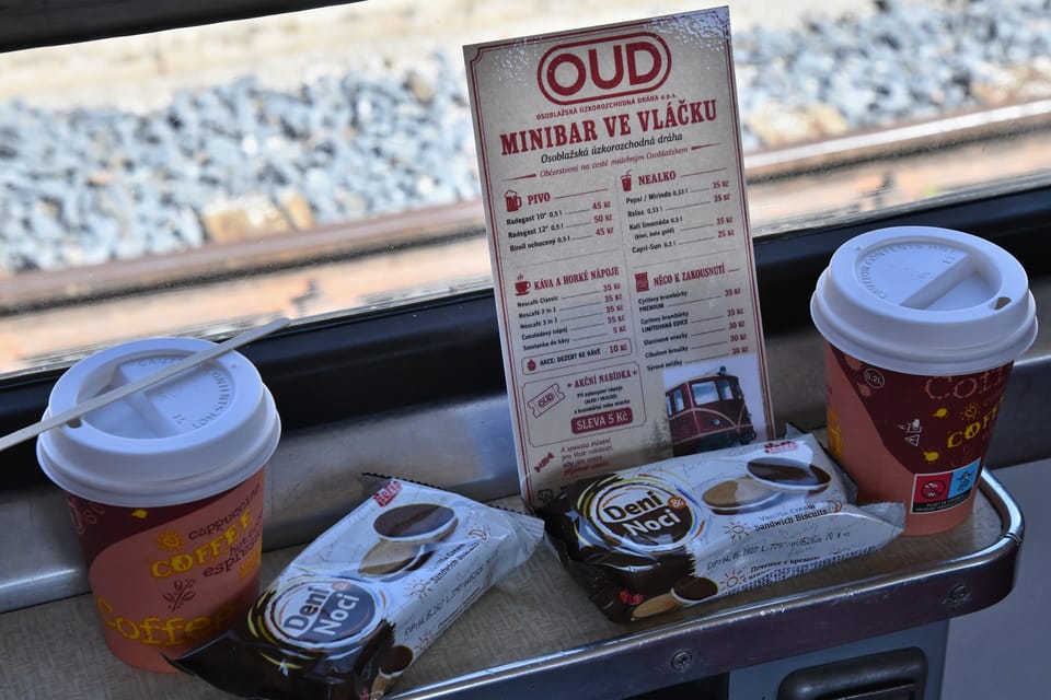 A modest but pleasant and refreshing selection of refreshments on the busiest trains | Photo: Břetislav Tureček, Radio Prague International A modest but pleasant and refreshing selection of refreshments on the busiest trains | Photo: Břetislav Tureček, Radio Prague International