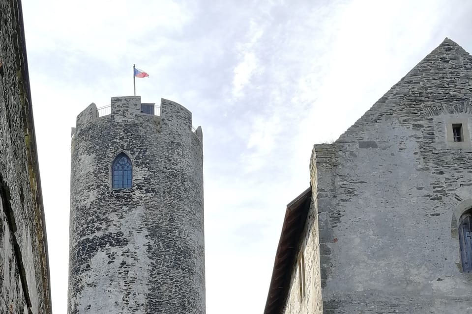 Bezděz Castle | Photo: Štěpánka Budková, Radio Prague International Bezděz Castle | Photo: Štěpánka Budková, Radio Prague International