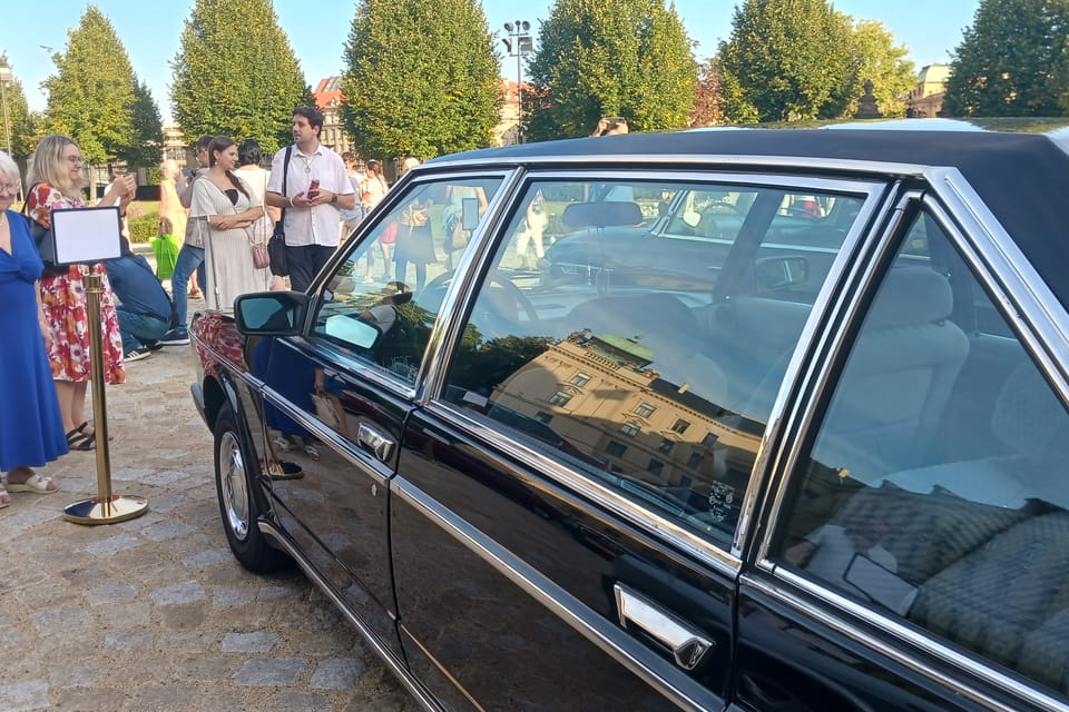 The Tatra 613-S SPECIAL car was used by the head of the communists, Miloš Jakeš. | Photo: Lenka Žižková, Radio Prague International The Tatra 613-S SPECIAL car was used by the head of the communists, Miloš Jakeš. | Photo: Lenka Žižková, Radio Prague International