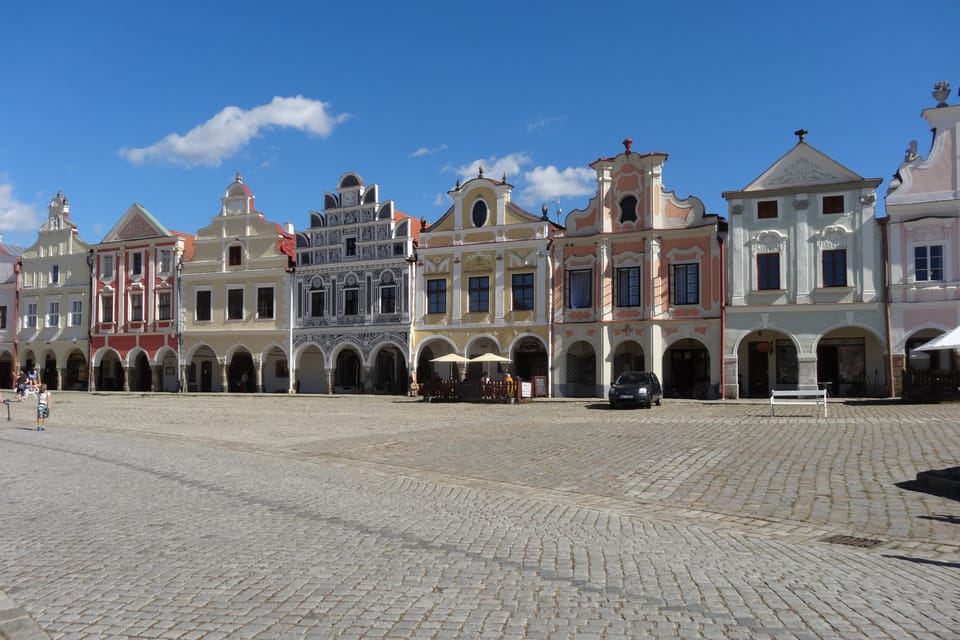 Zachary of Hradec Square in Telč | Photo: Klára Stejskalová, Radio Prague International Zachary of Hradec Square in Telč | Photo: Klára Stejskalová, Radio Prague International