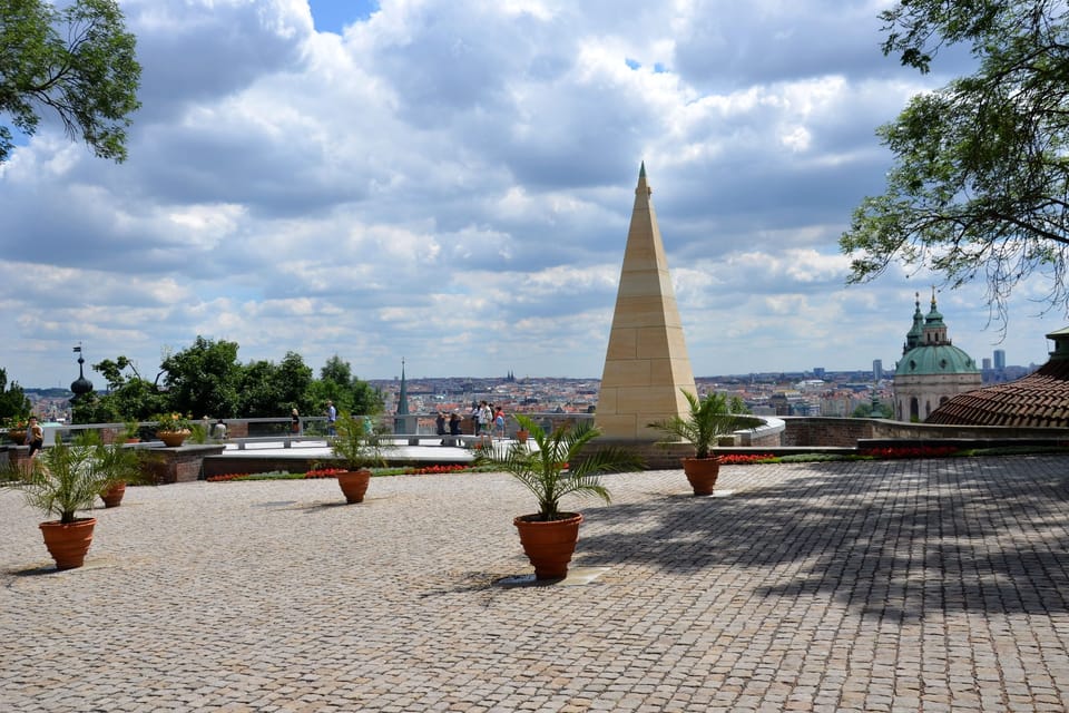 Plečnik's viewpoint with pyramid in South gardens of Prague Castle | Photo: Jolana Nováková, Czech Radio Plečnik's viewpoint with pyramid in South gardens of Prague Castle | Photo: Jolana Nováková, Czech Radio