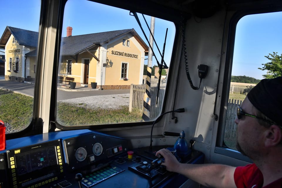 The Slezské Rudoltice station was the first to be repaired along the line; other stations were repaired later | Photo: Břetislav Tureček, Radio Prague International The Slezské Rudoltice station was the first to be repaired along the line; other stations were repaired later | Photo: Břetislav Tureček, Radio Prague International