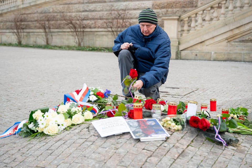 Pieta on the anniversary of self-immolation of Jan Palach | Photo: Zuzana Jarolímková, iROZHLAS.cz Pieta on the anniversary of self-immolation of Jan Palach | Photo: Zuzana Jarolímková, iROZHLAS.cz