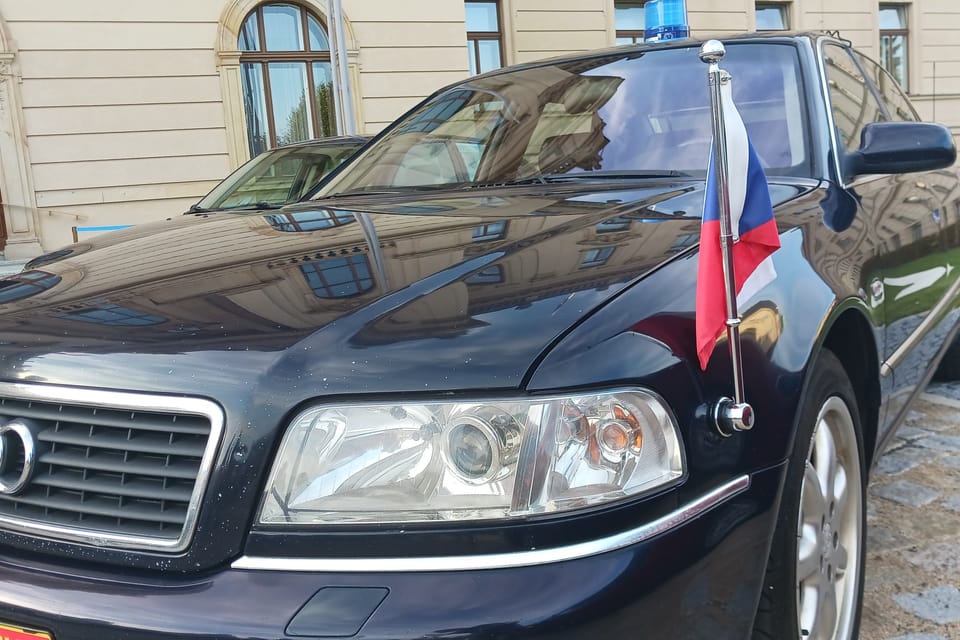 Audi A8 of President Václav Klaus | Photo: Lenka Žižková, Radio Prague International Audi A8 of President Václav Klaus | Photo: Lenka Žižková, Radio Prague International