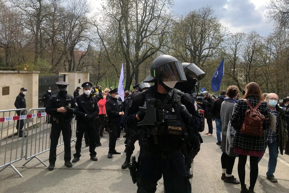 Vrbětice affair, protest at the Russian Embassy in Prague | Photo: Kateřina Ayzpurvit, Radio Prague International Vrbětice affair, protest at the Russian Embassy in Prague | Photo: Kateřina Ayzpurvit, Radio Prague International