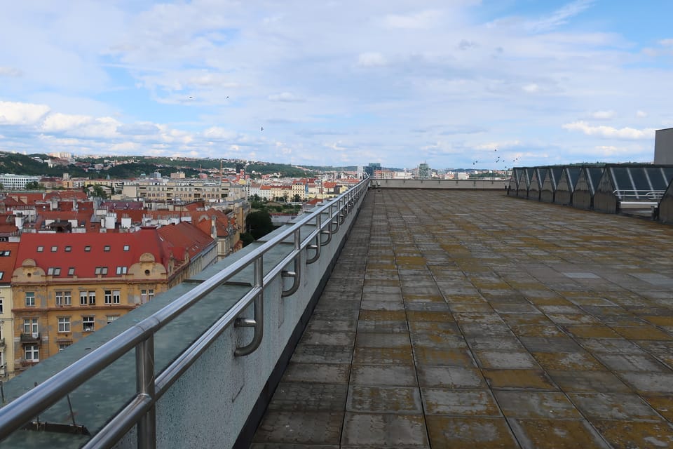Veletržní Street from the top of the Trade Fair Palace | Photo: Štěpánka Budková, Radio Prague International Veletržní Street from the top of the Trade Fair Palace | Photo: Štěpánka Budková, Radio Prague International