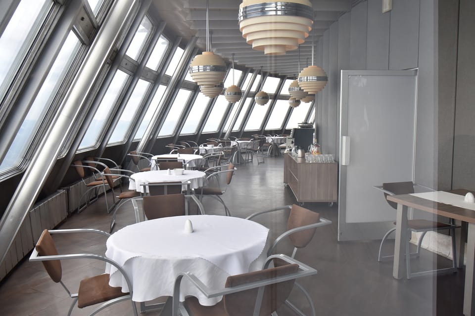 Restaurant in the Hotel Ještěd | Photo: Ondřej Tomšů, Radio Prague International Restaurant in the Hotel Ještěd | Photo: Ondřej Tomšů, Radio Prague International