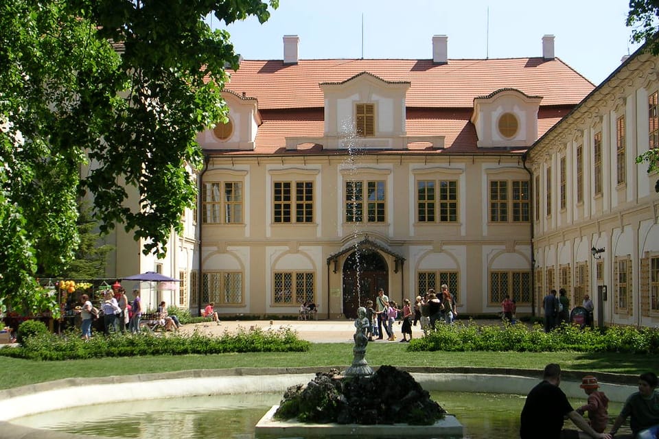 Loučeň Chateau | Photo: Radio Prague International Loučeň Chateau | Photo: Radio Prague International