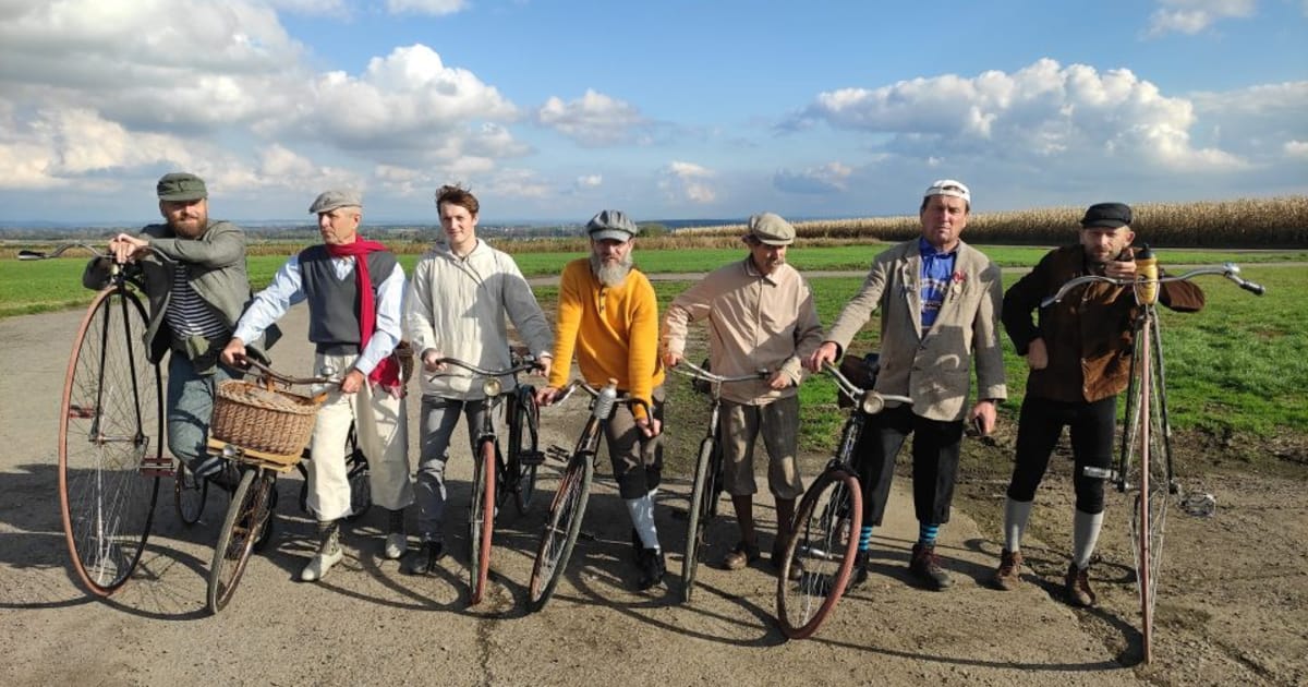 Klub veteránských cyklistů: dlouhé vzdálenosti, staré oblečení a spousta zábavy