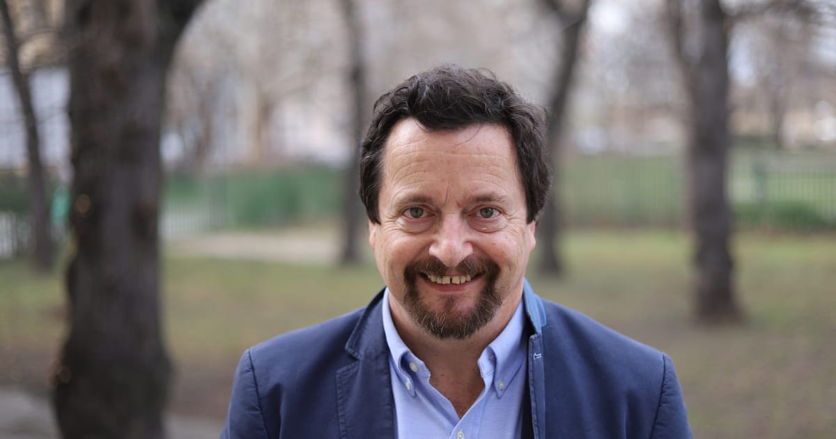 Michal Viewegh - Master of satire in modern Czech literature - Vimarsana News