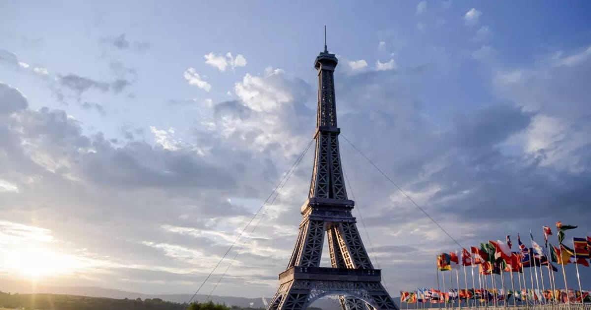 Mini Eiffel Tower made of recycled ocean waste erected at Lake Most ...