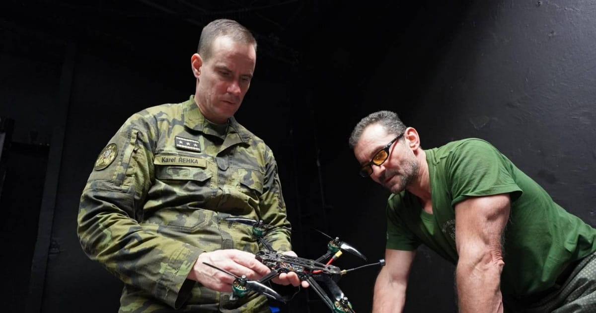 Deset tisíc dronů pro Ukrajinu: Česká nevládní organizace se zavazuje vybrat miliony na pomoc ukrajinské armádě