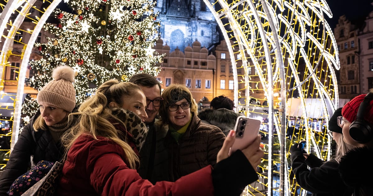 Slavnostní vánoční trhy v Praze jsou v plném proudu