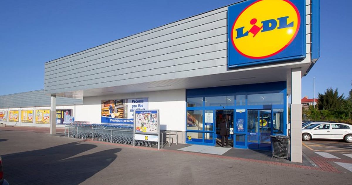 Lidl Sets Store By Above Average Sector Pay Radio Prague International