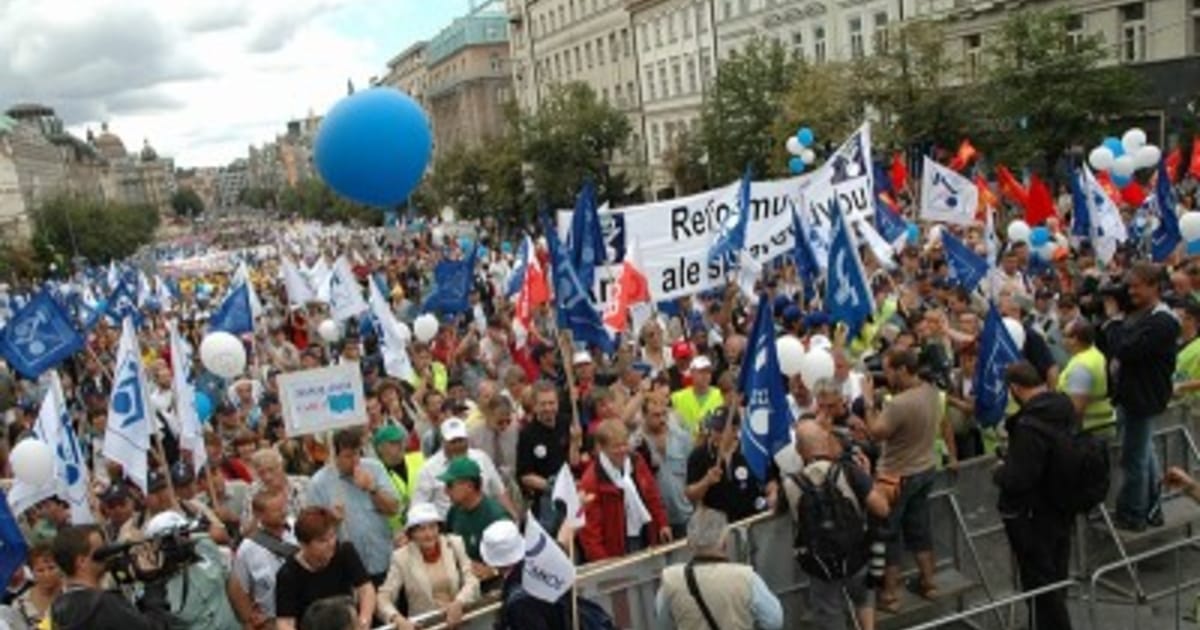 100000 Set To Strike Wednesday Against Cuts In Public Sector Salaries Radio Prague International 2262